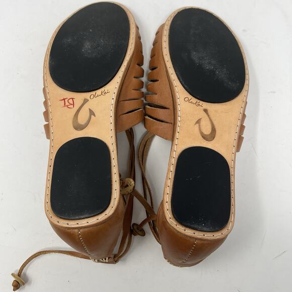 OLUKAI Hikina Brown Leather Strappy Flat Sandals Women's Size 6 Huarache Beach - Picture 7 of 9